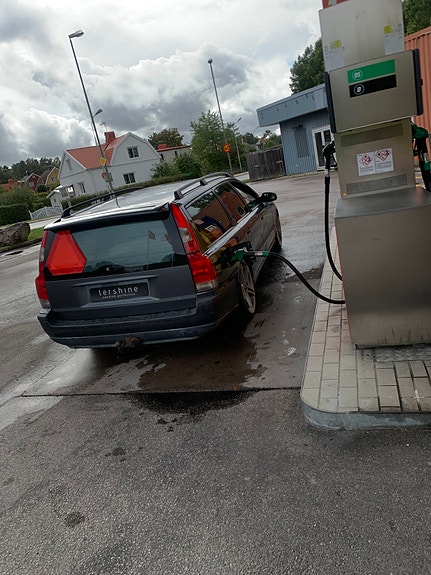 Volvo V70 4 of 5