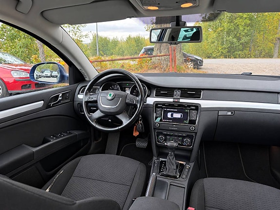 Skoda Superb 9 of 20