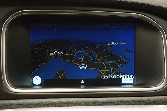 Volvo V40 14 of 23