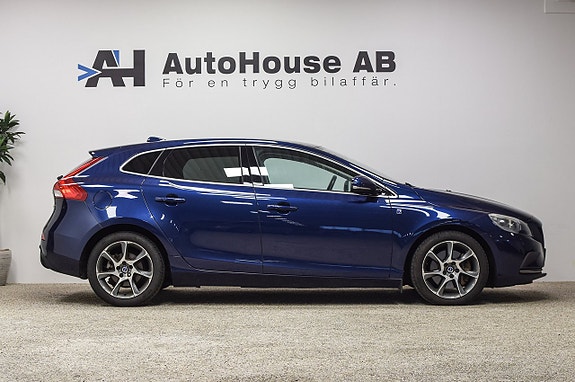 Volvo V40 3 of 23