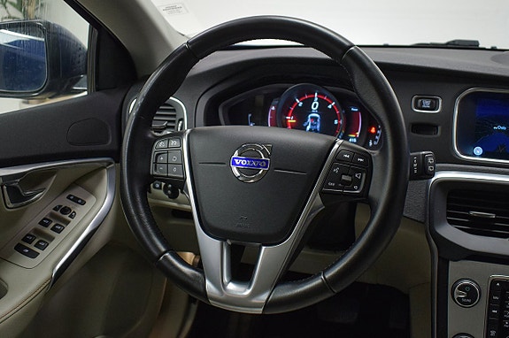 Volvo V40 10 of 23