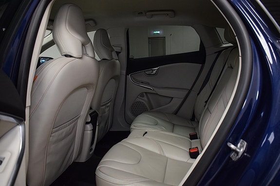 Volvo V40 19 of 23