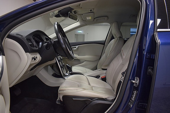 Volvo V40 6 of 23