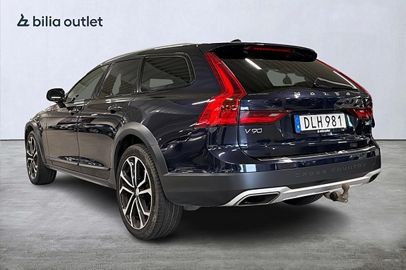 Volvo V90 Cross Country 8 of 29