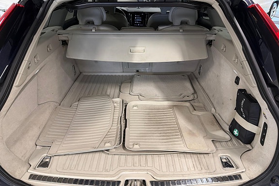 Volvo V90 Cross Country 10 of 29