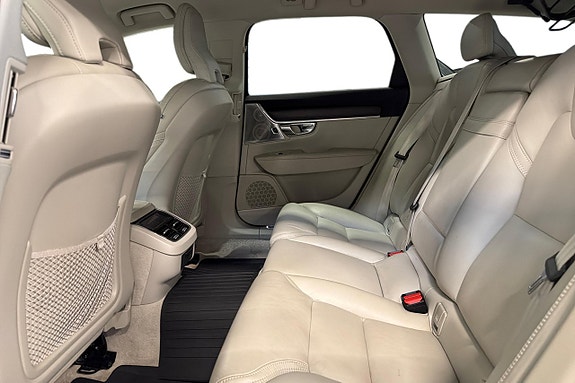 Volvo V90 Cross Country 14 of 29
