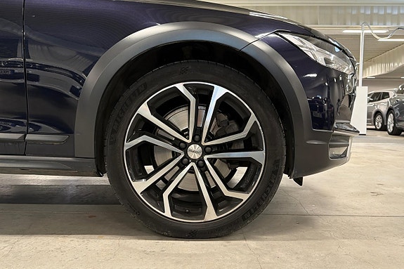 Volvo V90 Cross Country 11 of 29
