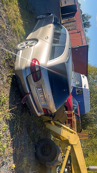 Mercedes-Benz E320 3 of 5