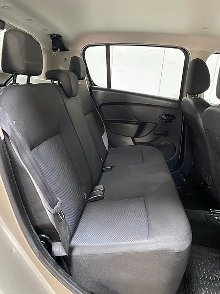 Dacia Sandero 12 of 13