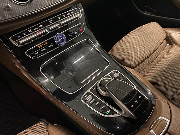 Mercedes-Benz E 220 d 25 of 28