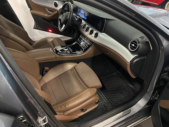 Mercedes-Benz E 220 d 21 of 28