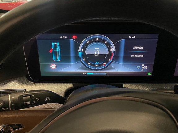 Mercedes-Benz E 220 d 26 of 28