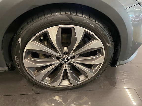 Mercedes-Benz E 220 d 17 of 28