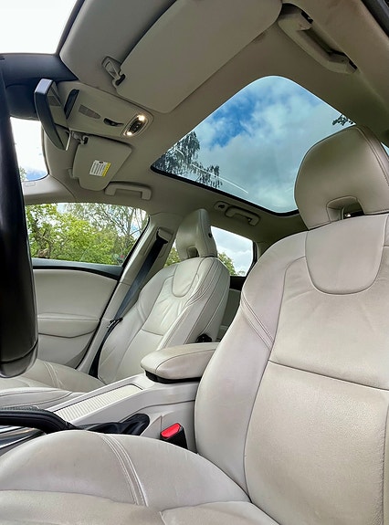Volvo V40 6 of 10