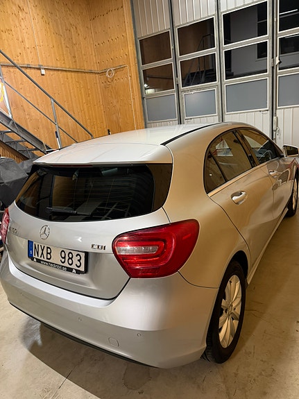 Mercedes-Benz A180 3 of 17