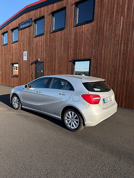 Mercedes-Benz A180 3 of 18