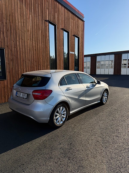 Mercedes-Benz A180 4 of 18