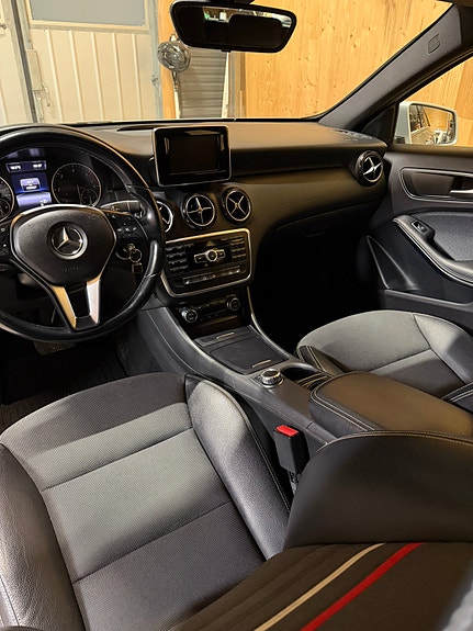 Mercedes-Benz A180 4 of 17