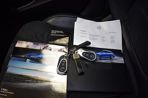 Mercedes-Benz C300 25 of 30