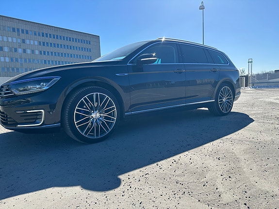 Volkswagen Passat 4 of 8