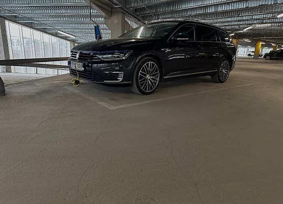Volkswagen Passat 8 of 8