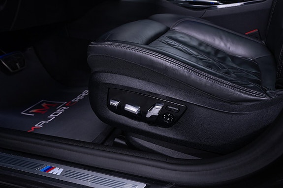 BMW 540i 13 of 30