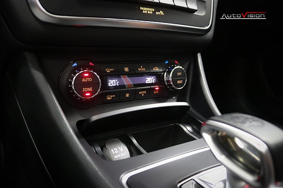Mercedes-Benz CLA45 13 of 30