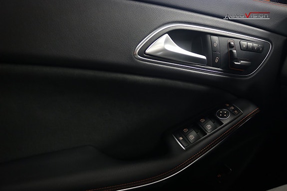 Mercedes-Benz CLA45 17 of 30