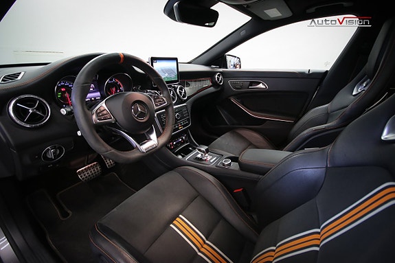 Mercedes-Benz CLA45 10 of 30