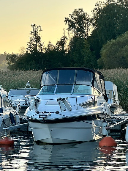 Chaparral  260 Signature 10 of 11