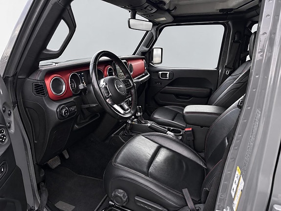 Jeep Wrangler Unlimited 18 of 30