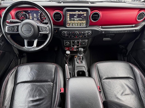 Jeep Wrangler Unlimited 16 of 30