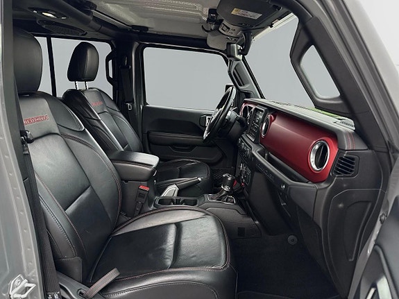 Jeep Wrangler Unlimited 12 of 30