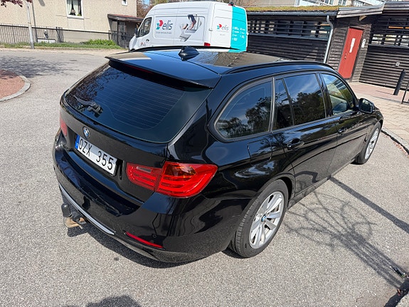 BMW 318d 3 of 5
