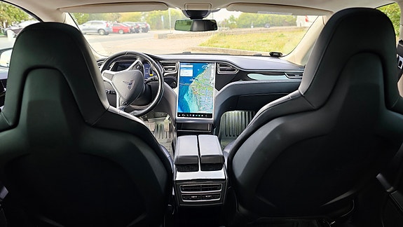 Tesla Model S 3 of 21