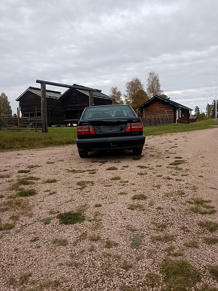 Volvo 850 3 of 4