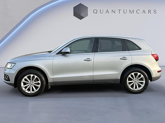 Audi Q5 2 of 23