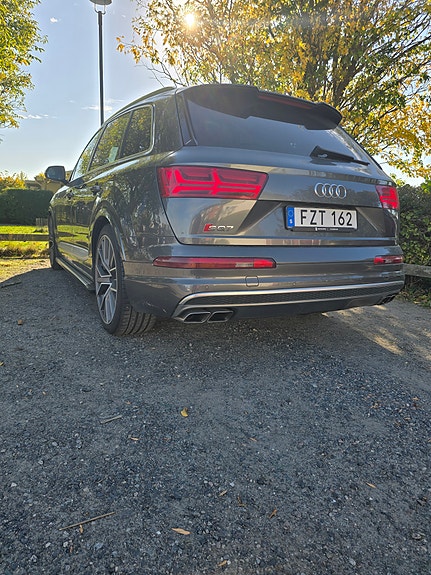 Audi SQ7 3 of 5