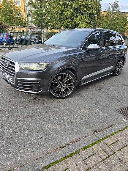 Audi SQ7 7 of 7