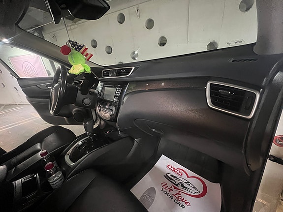 Nissan X-Trail 12 of 16