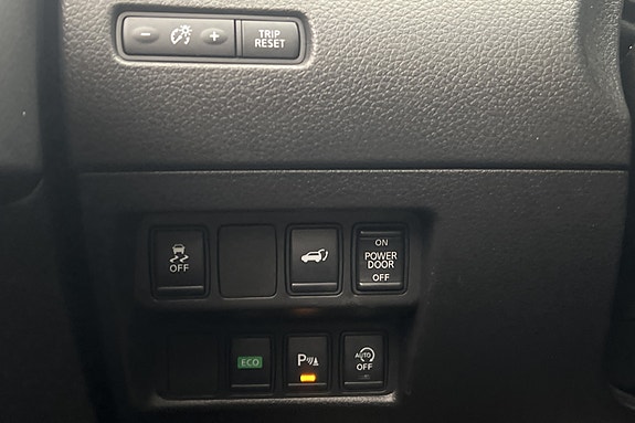 Nissan X-Trail 15 of 16