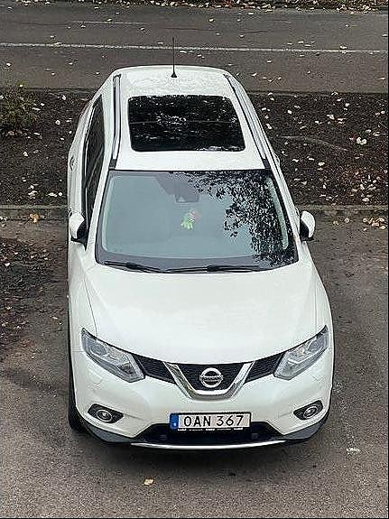 Nissan X-Trail 2 of 16
