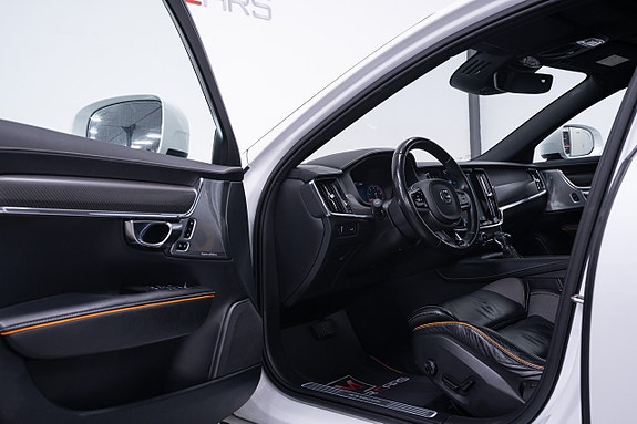Volvo V90 Cross Country 10 of 29