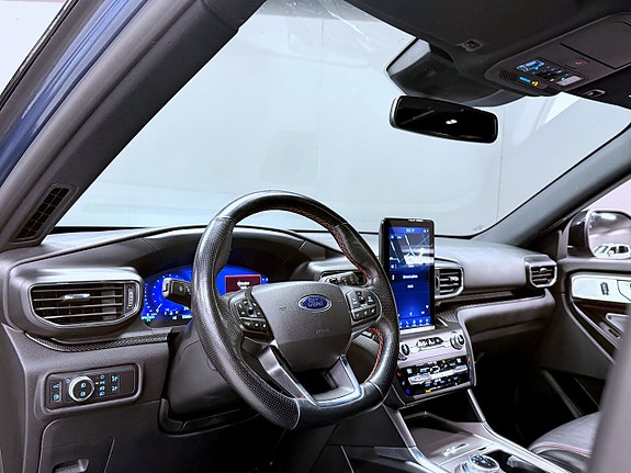 Ford Explorer 13 of 20