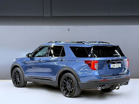Ford Explorer 2 of 20