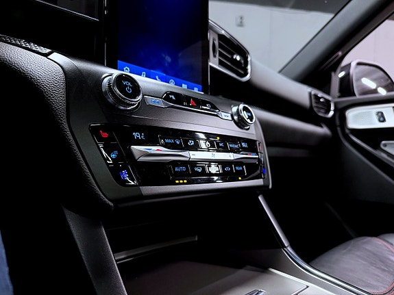 Ford Explorer 7 of 20