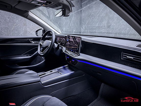 Volkswagen Passat 14 of 30