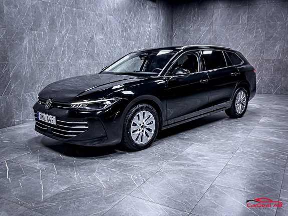 Volkswagen Passat 3 of 30