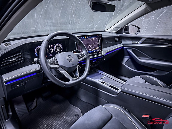 Volkswagen Passat 11 of 30
