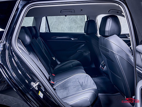 Volkswagen Passat 16 of 30